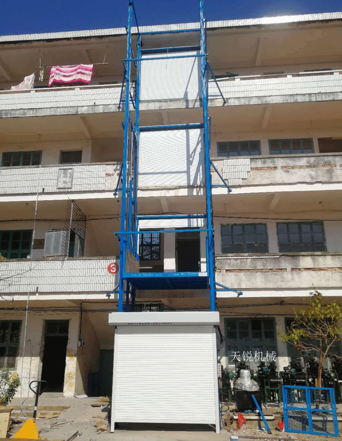 阿里室外升降货梯